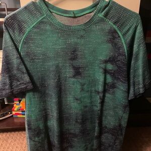 Metal vent tech lululemon tee